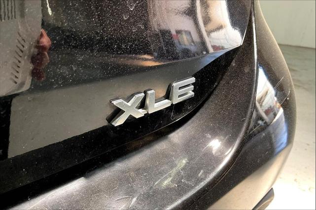 Photo of 2021 Midnight Black Metallic Toyota Highlander