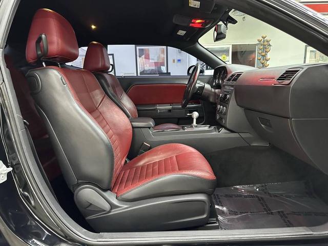 Photo of 2014 BLACK Dodge Challenger