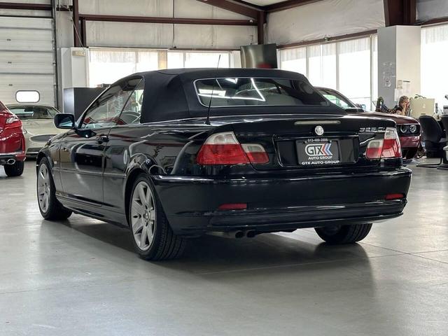 Photo of 2003 BLACK BMW 325