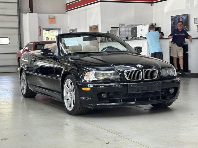 Photo of 2003 BLACK BMW 325