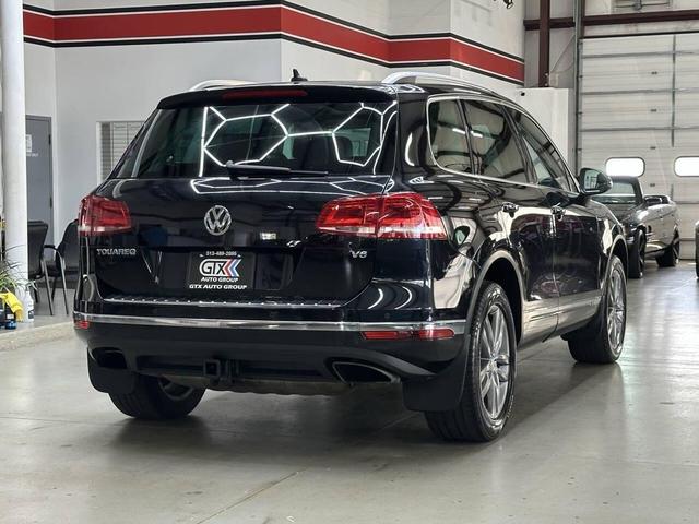 Photo of 2016 Deep Black Pearl Volkswagen Touareg