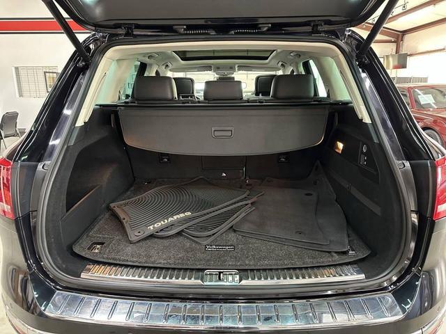 Photo of 2016 Deep Black Pearl Volkswagen Touareg