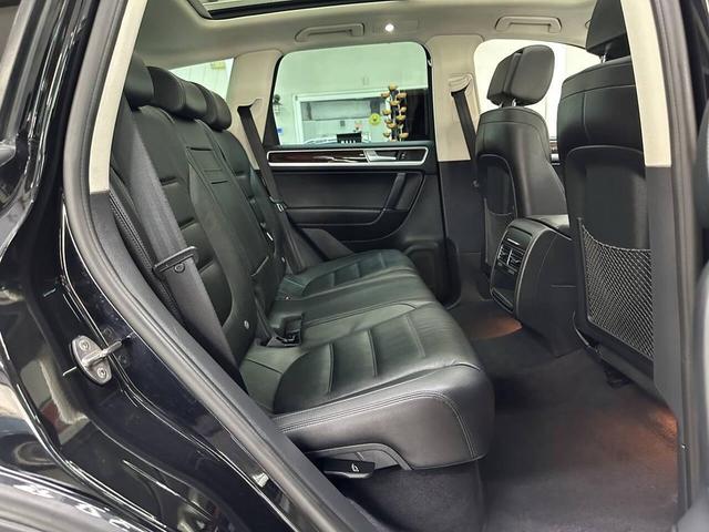 Photo of 2016 Deep Black Pearl Volkswagen Touareg