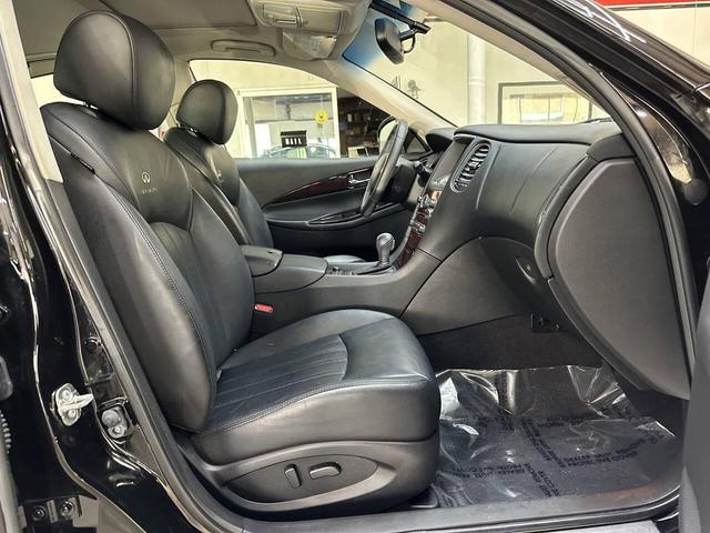 Photo of 2014 BLACK INFINITI QX50