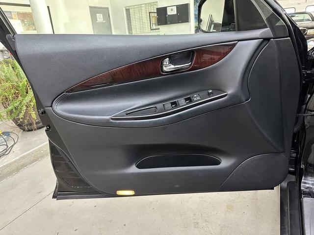 Photo of 2014 BLACK INFINITI QX50