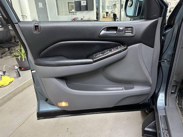 Photo of 2006 Steel Blue Acura MDX