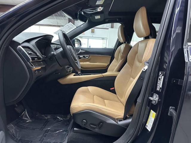 Photo of 2017 Magic Blue Metallic Volvo XC90