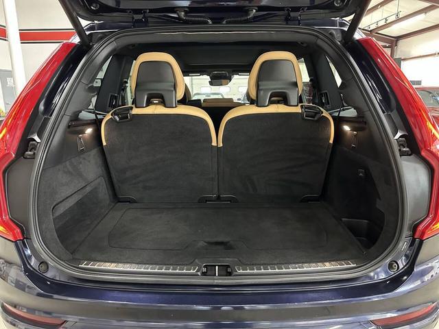 Photo of 2017 Magic Blue Metallic Volvo XC90