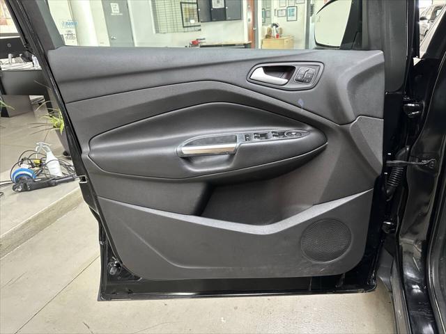 Photo of 2013 Tuxedo Black Ford Escape