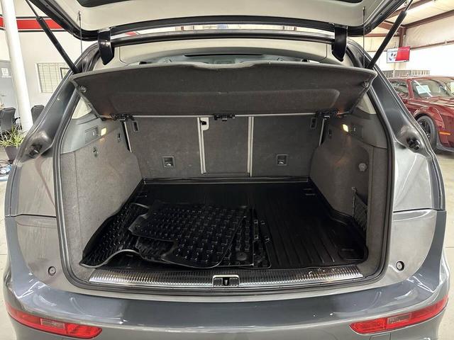 Photo of 2016 GRAY Audi Q5