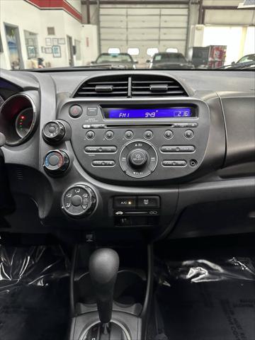 Photo of 2012 Alabaster Silver Metallic Honda Fit