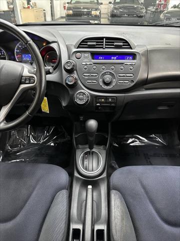 Photo of 2012 Alabaster Silver Metallic Honda Fit