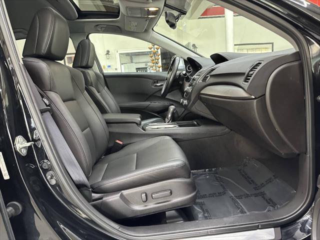Photo of 2017 Crystal Black Pearl Acura RDX