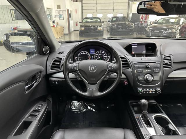 Photo of 2017 Crystal Black Pearl Acura RDX