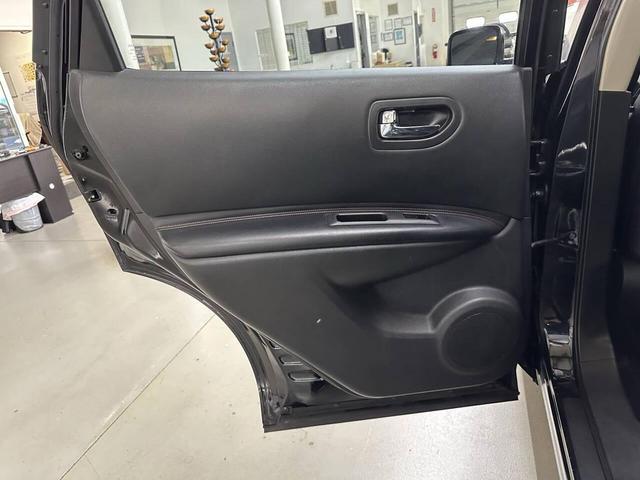 Photo of 2013 BLACK Nissan Rogue