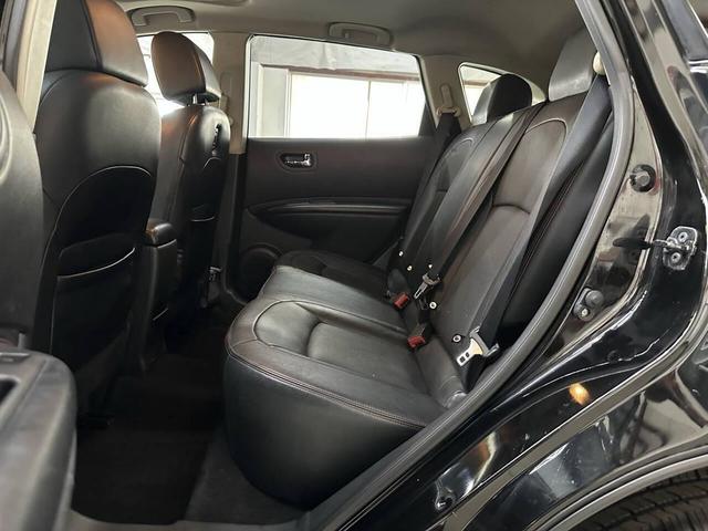 Photo of 2013 BLACK Nissan Rogue