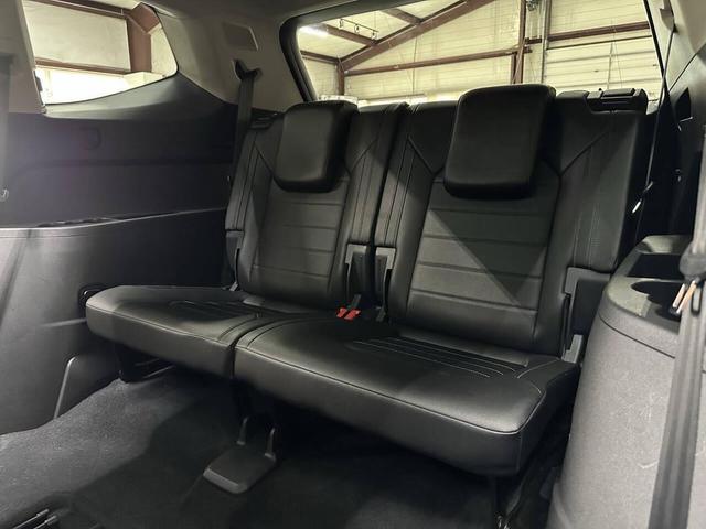 Photo of 2018 Tourmaline Blue Metallic Volkswagen Atlas