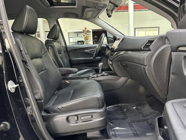 Photo of 2018 Crystal Black Pearl Honda Pilot