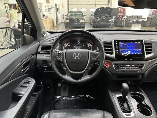 Photo of 2018 Crystal Black Pearl Honda Pilot