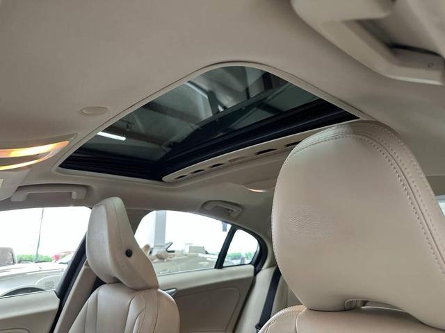Photo of 2013 Ice White Volvo S60