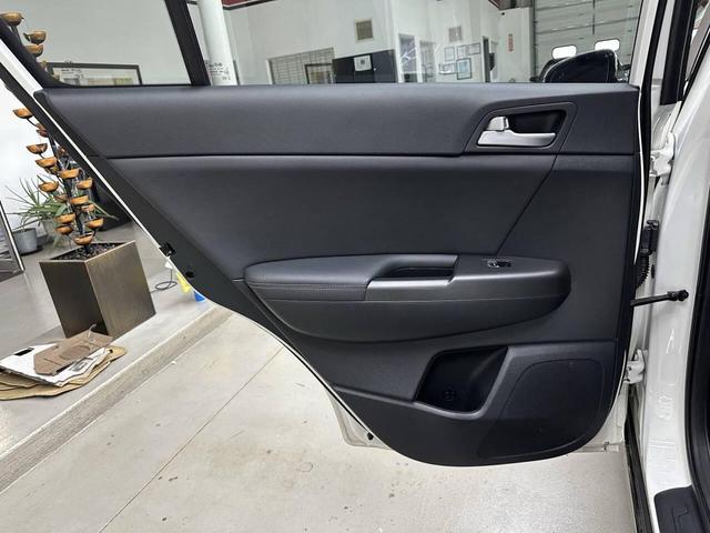 Photo of 2021 Snow White Pearl Kia Sportage
