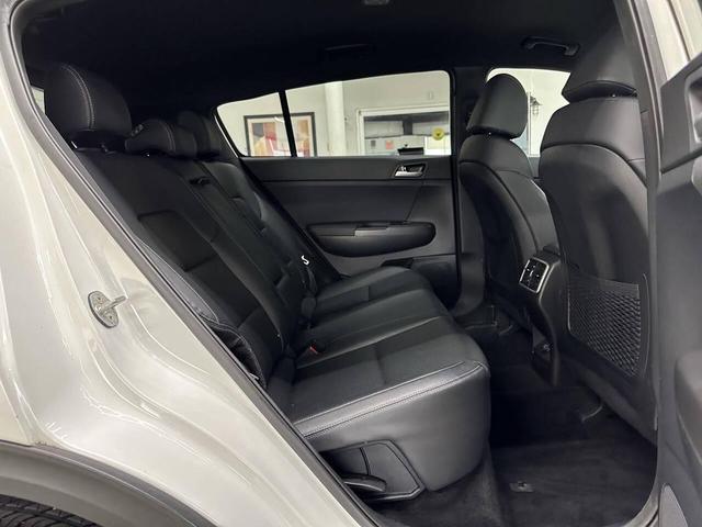Photo of 2021 Snow White Pearl Kia Sportage