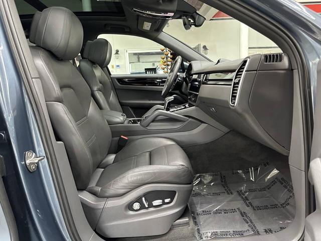 Photo of 2019 BLUE Porsche Cayenne