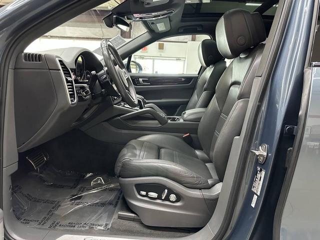 Photo of 2019 BLUE Porsche Cayenne