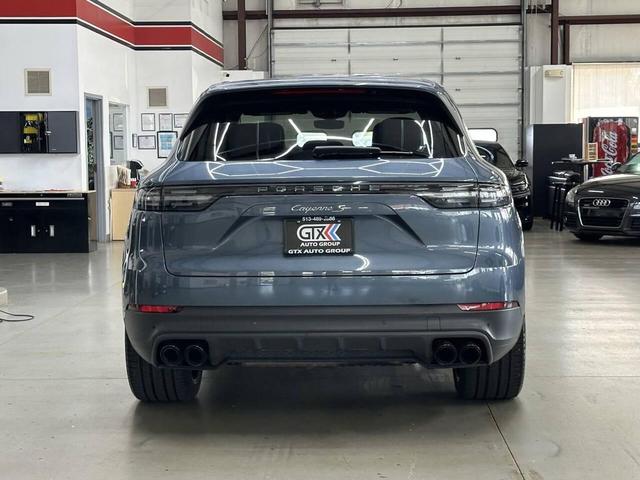 Photo of 2019 BLUE Porsche Cayenne