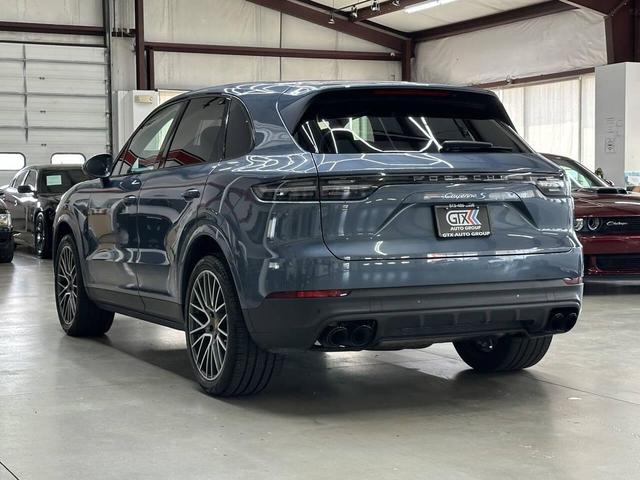 Photo of 2019 BLUE Porsche Cayenne