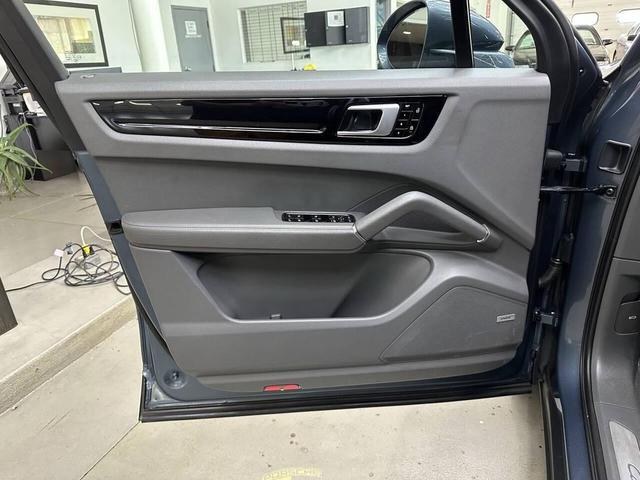 Photo of 2019 BLUE Porsche Cayenne