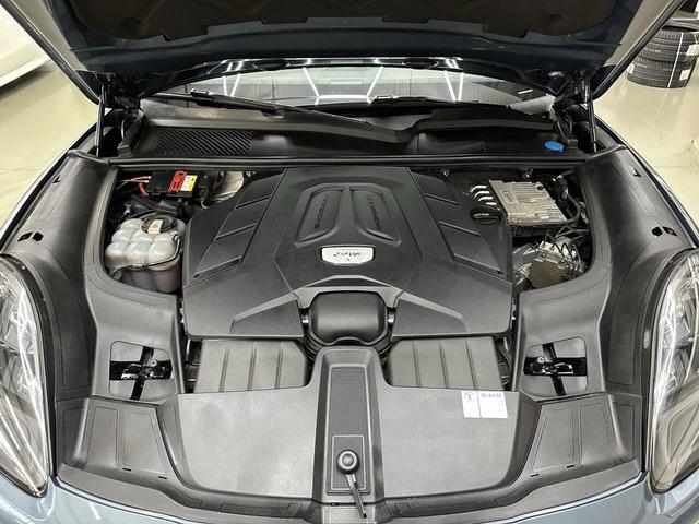 Photo of 2019 BLUE Porsche Cayenne