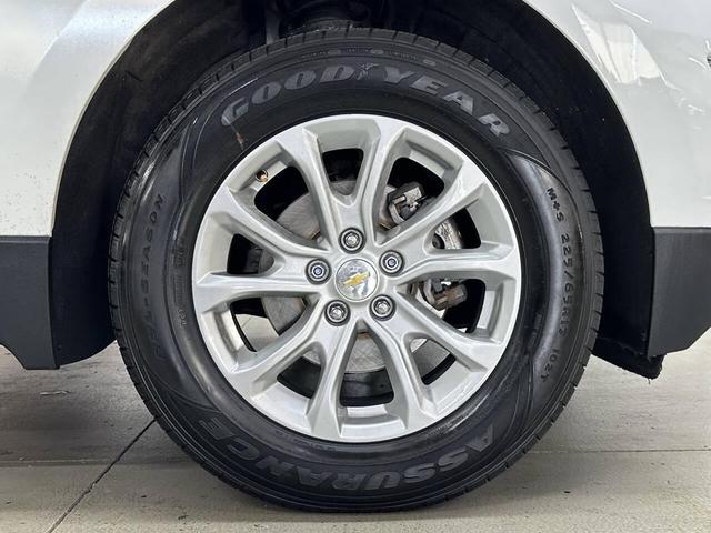 Photo of 2018 Summit White Chevrolet Equinox