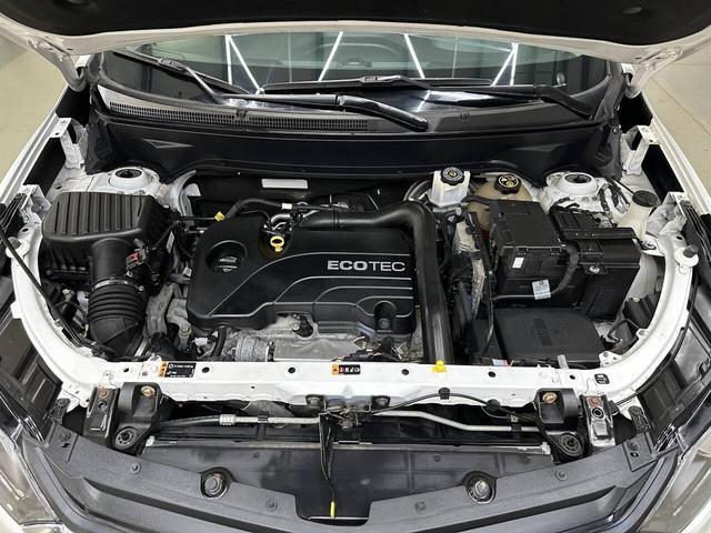 Photo of 2018 Summit White Chevrolet Equinox