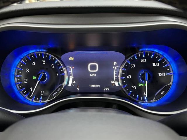 Photo of 2022 GRAY Chrysler Pacifica