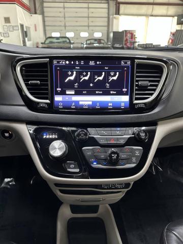 Photo of 2022 GRAY Chrysler Pacifica