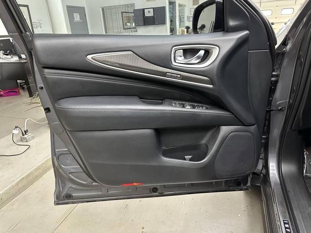 Photo of 2017 Graphite Shadow INFINITI QX60