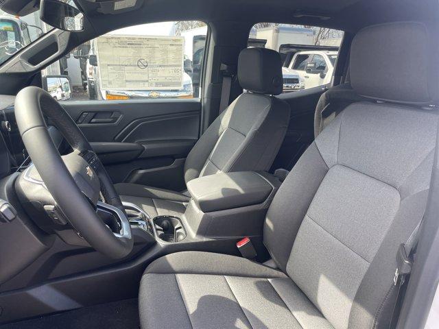 Photo of 2025 Summit White Chevrolet Colorado