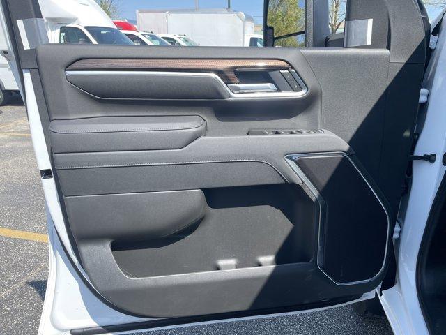Photo of 2025 Summit White Chevrolet Silverado 2500