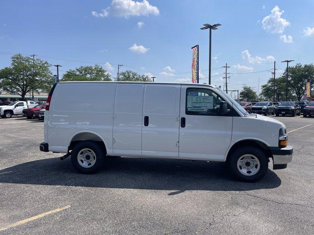 Photo of 2025 Summit White Chevrolet Express 2500