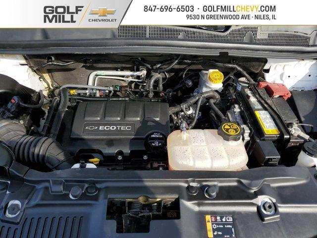Photo of 2018 Summit White Chevrolet Trax