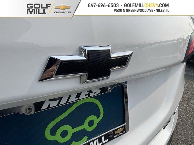 Photo of 2023 Summit White Chevrolet Equinox