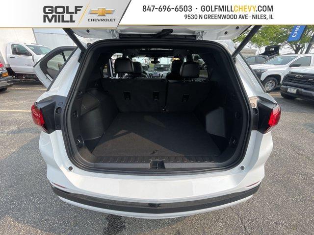 Photo of 2023 Summit White Chevrolet Equinox