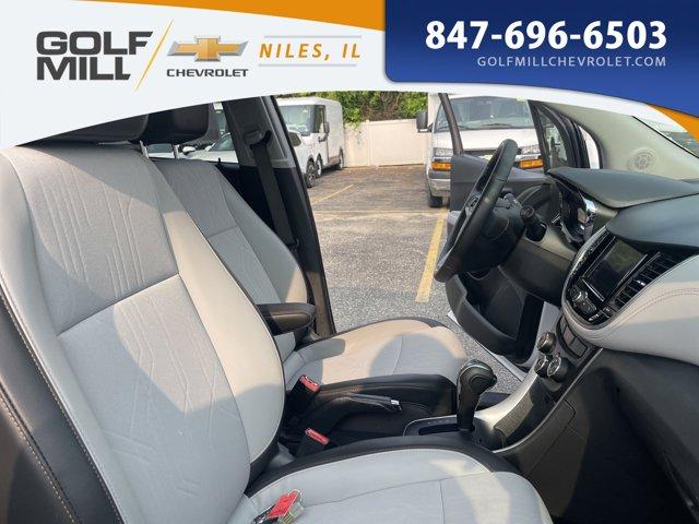Photo of 2022 Iridescent Pearl Tricoat Chevrolet Trax