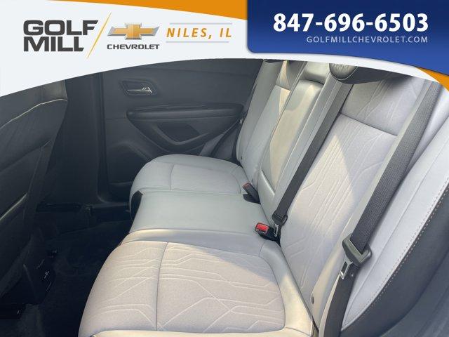 Photo of 2022 Iridescent Pearl Tricoat Chevrolet Trax