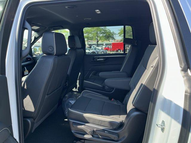 Photo of 2025 PEARL Chevrolet Suburban
