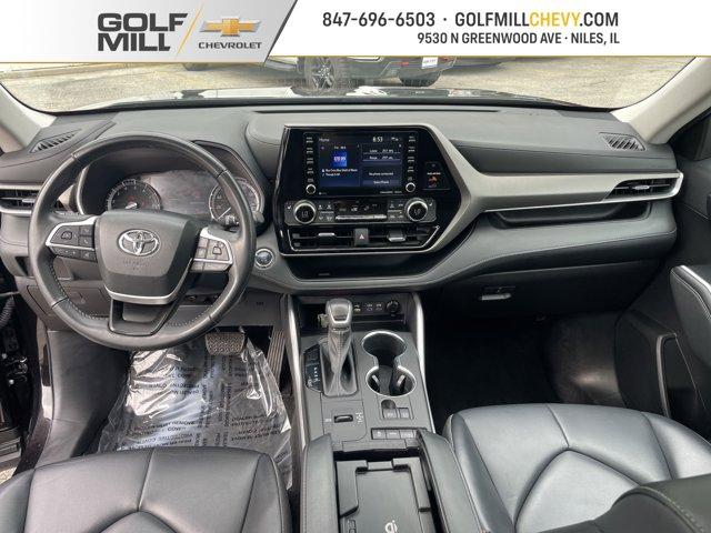 Photo of 2022 Opulent Amber Toyota Highlander