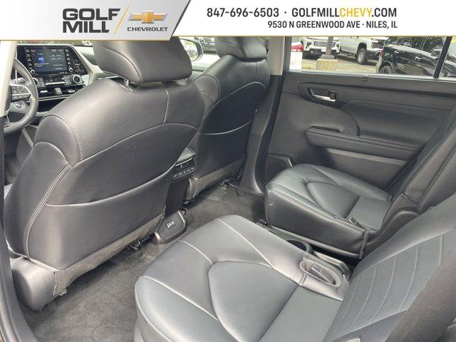 Photo of 2022 Opulent Amber Toyota Highlander