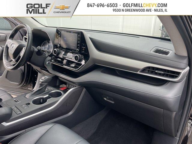 Photo of 2022 Opulent Amber Toyota Highlander