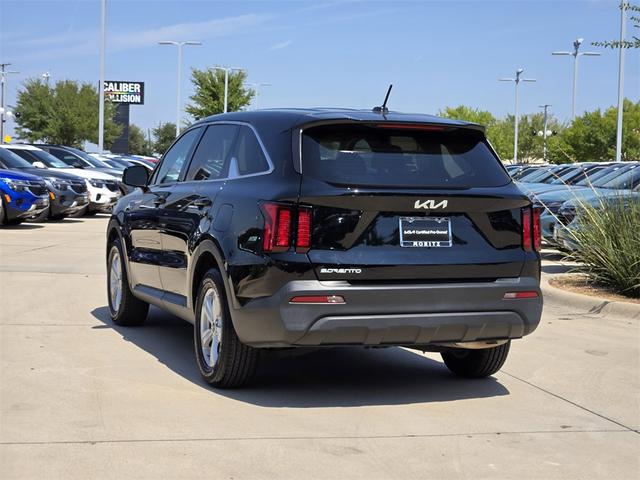 Photo of 2023 Ebony Black Kia Sorento